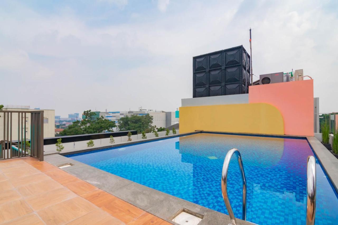 Sans Hotel Alexander Bandung Exterior photo