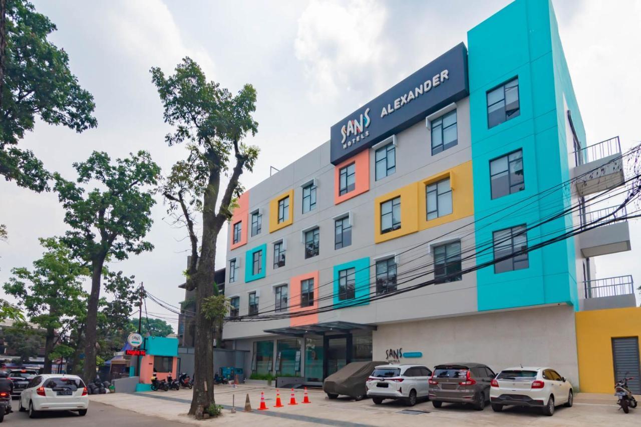 Sans Hotel Alexander Bandung Exterior photo